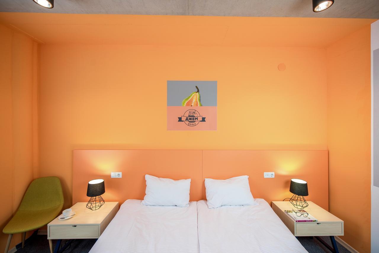 Jam Hotel Hnatyuka Lviv Bagian luar foto