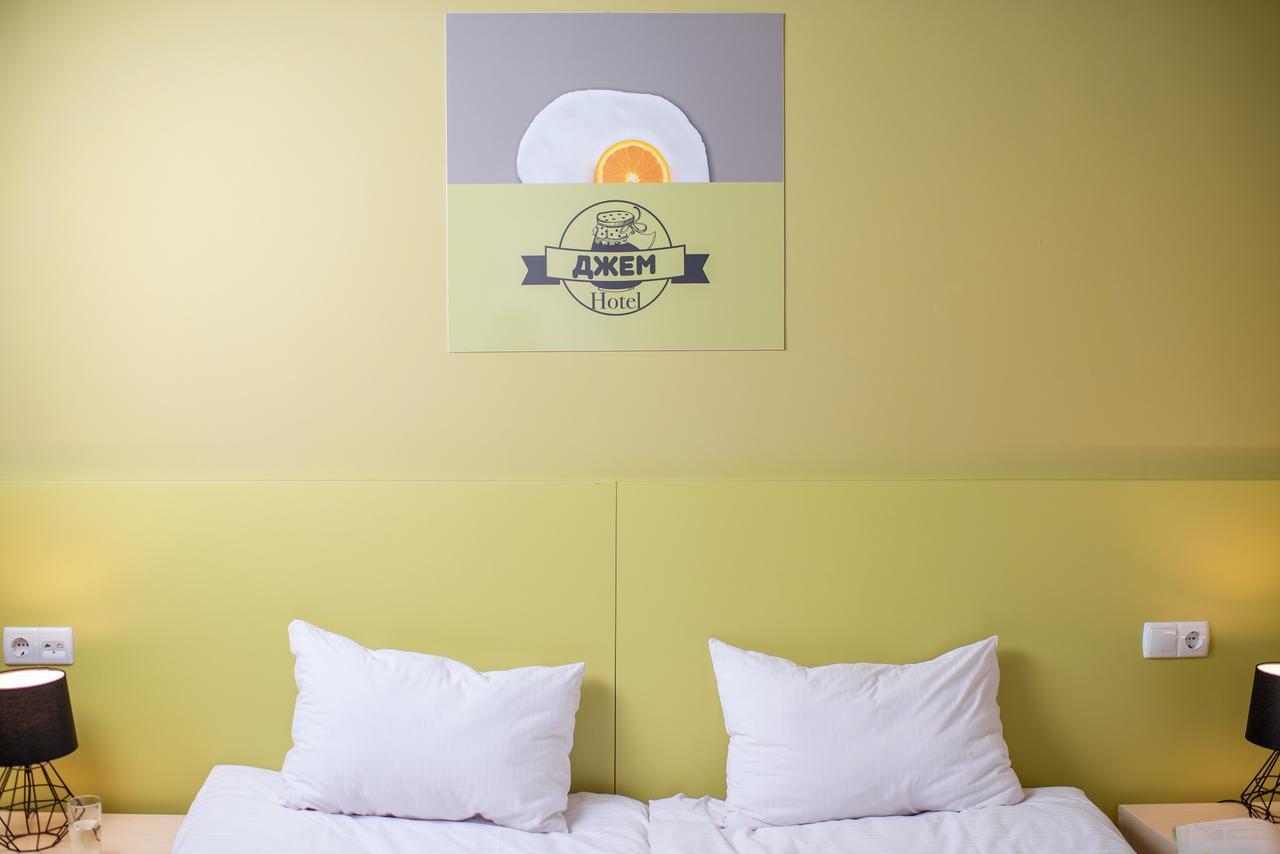 Jam Hotel Hnatyuka Lviv Bagian luar foto