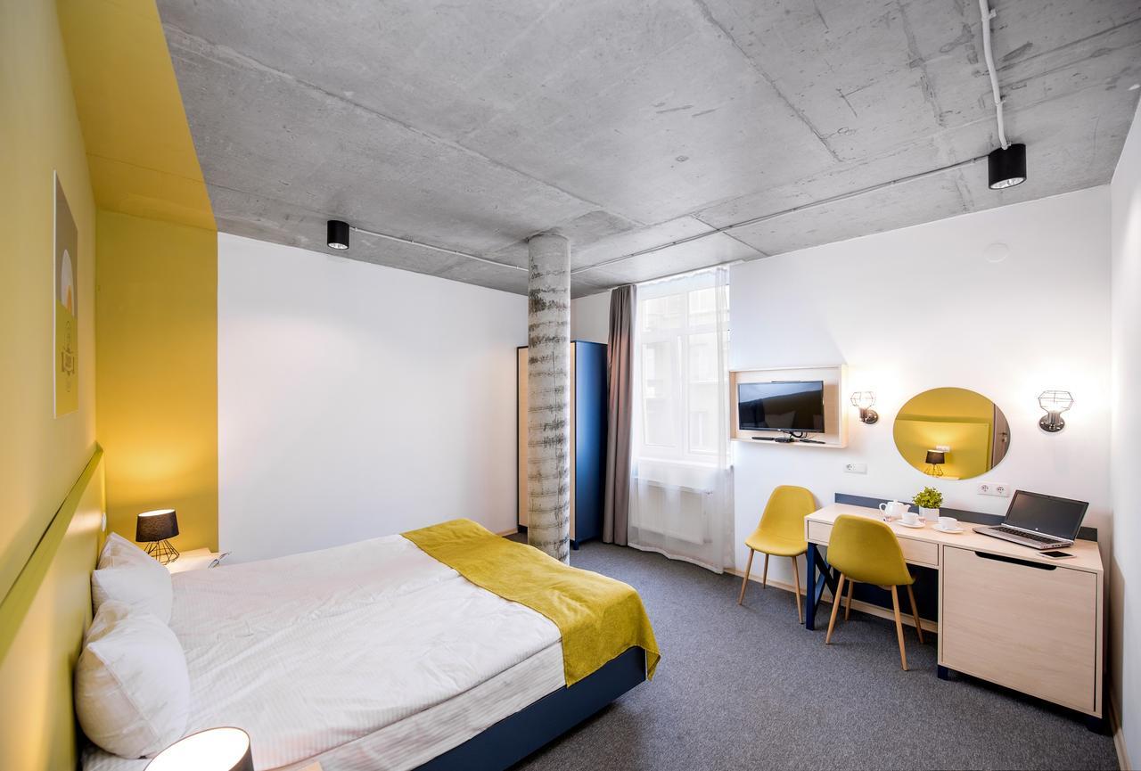 Jam Hotel Hnatyuka Lviv Bagian luar foto