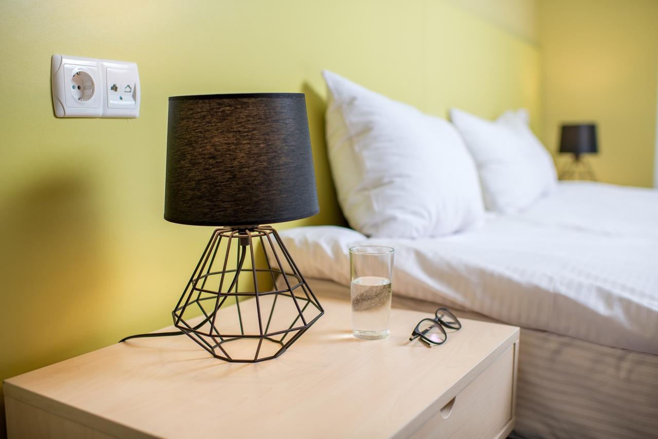 Jam Hotel Hnatyuka Lviv Bagian luar foto