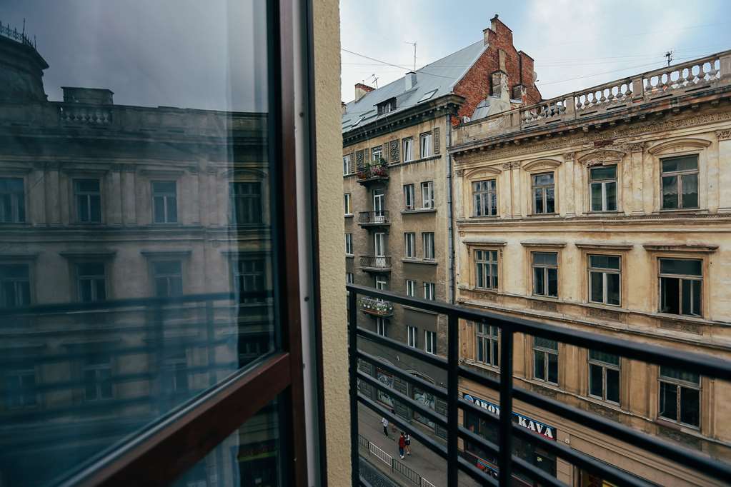 Jam Hotel Hnatyuka Lviv Bagian luar foto