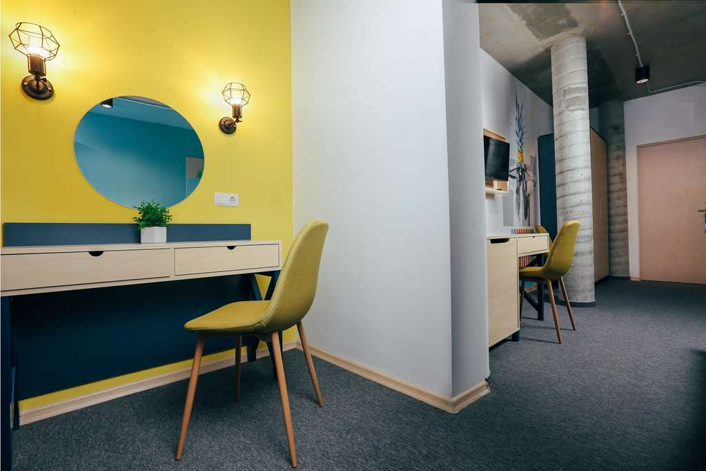 Jam Hotel Hnatyuka Lviv Ruang foto